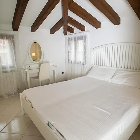Ca' Arte E Vacanze Mytravelchioggia بيت للعطل كيودجا